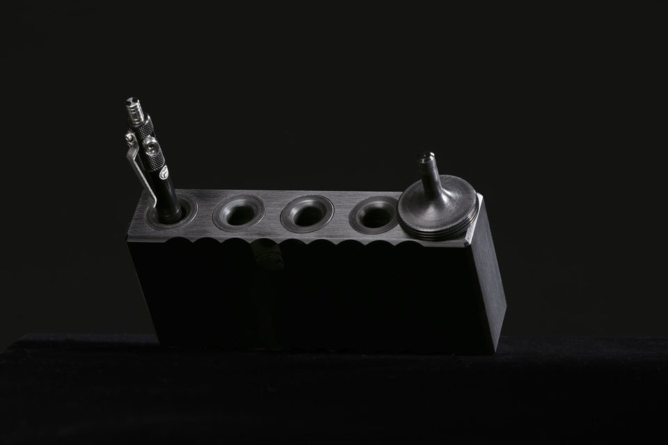 black pen holder